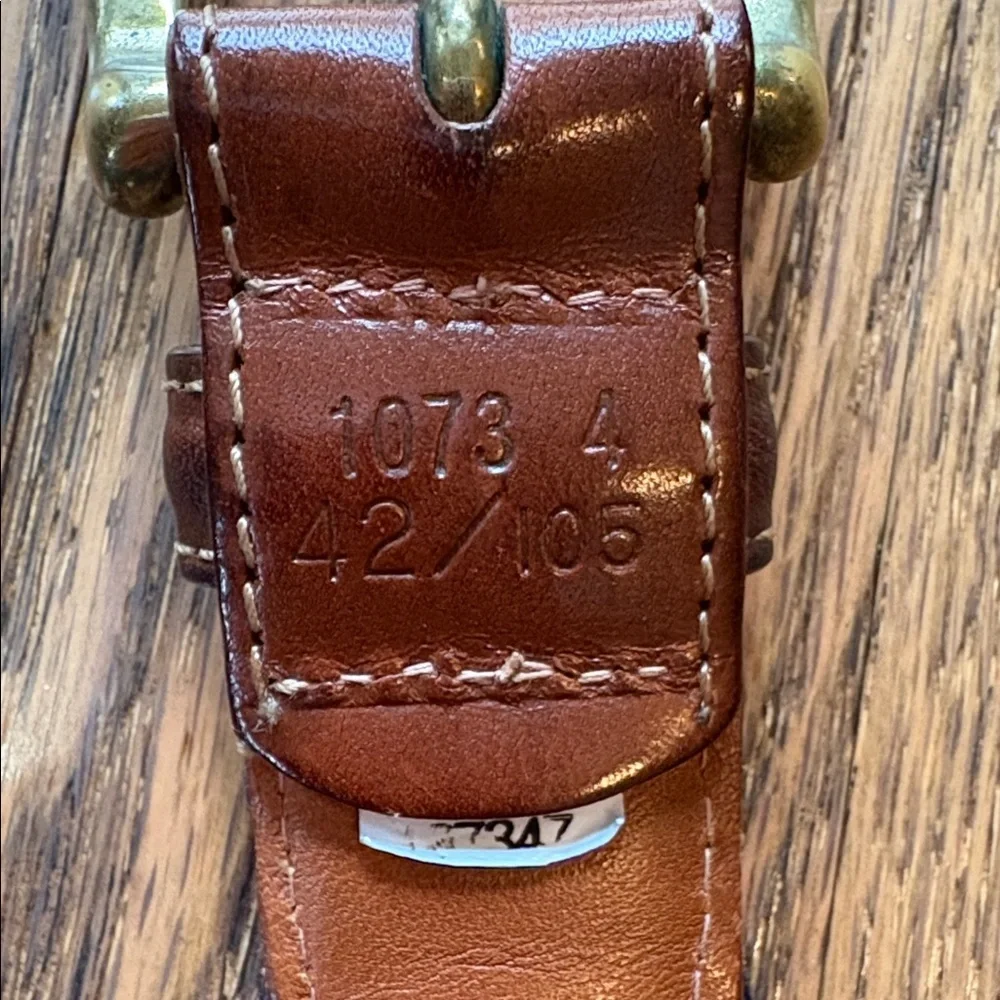 Roundtree & Yorke sz 42 navy blue cloth and brown leather belt w/brass buckle